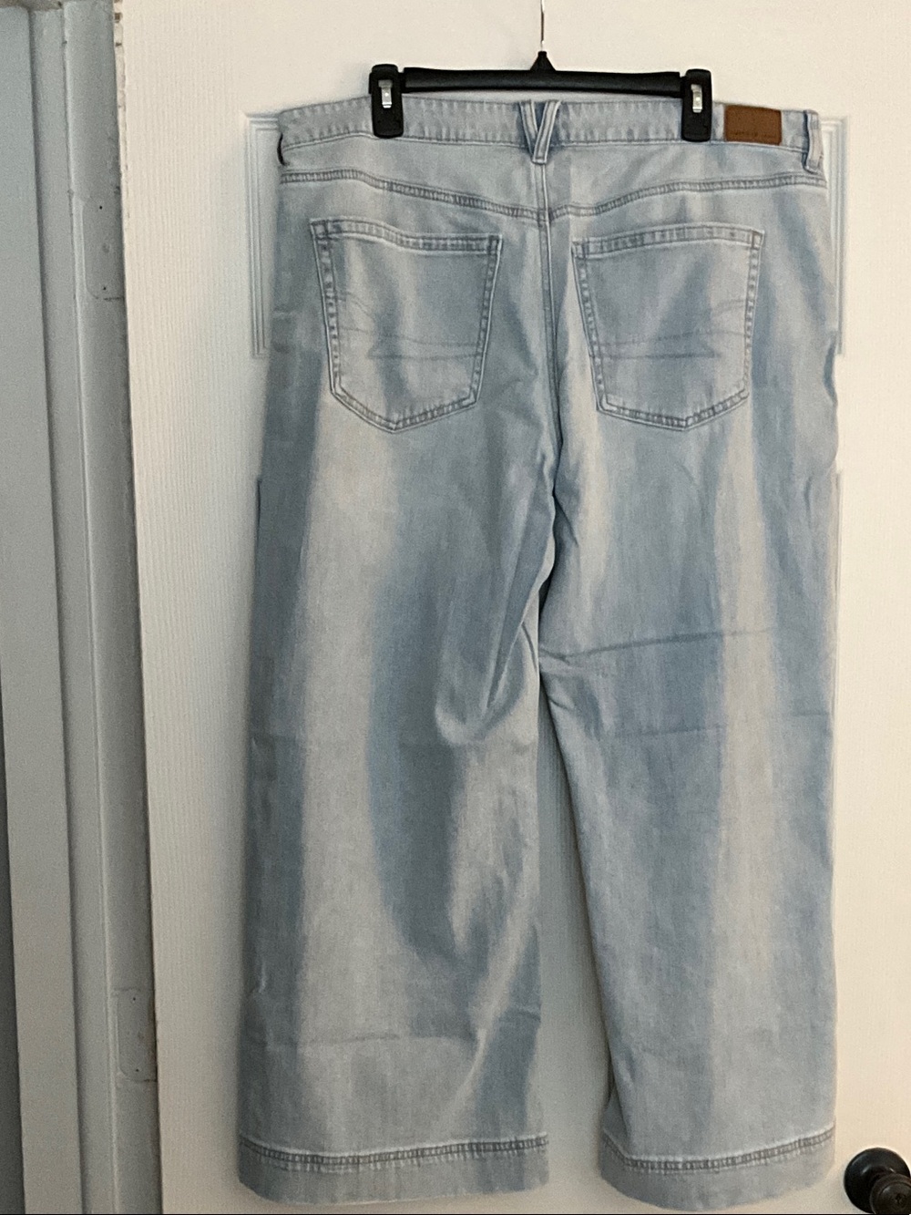 American Eagle Outfitters Woman’s Light Wash Baggy Wide Leg Size 14S - EUC - Picture 2 of 8